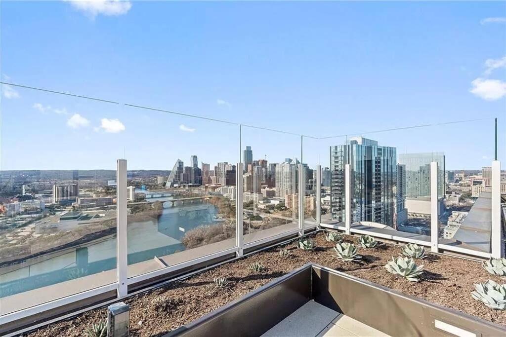 Rainey St Condo With Rooftop Pool, Lake View & Gym Austin Exterior photo